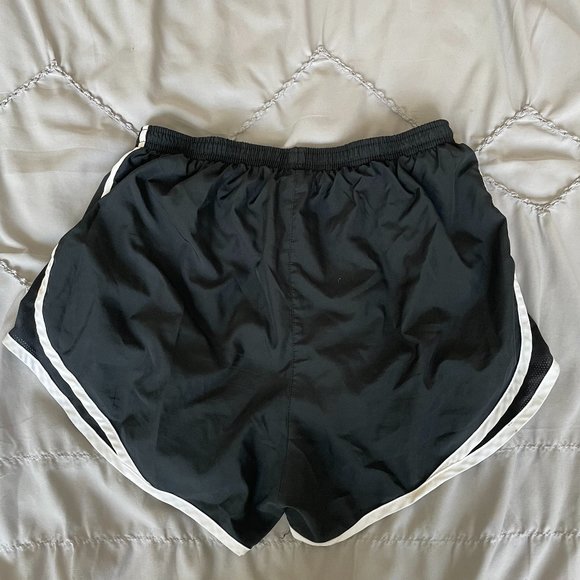 Nike running shorts - Picture 2 of 2